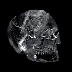 Redimensionnement de Redimensionnement de crystal-skull
