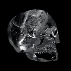 Redimensionnement de Redimensionnement de crystal-skull1